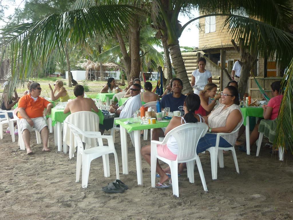 Caribbean Coral Inn Tela Exterior foto